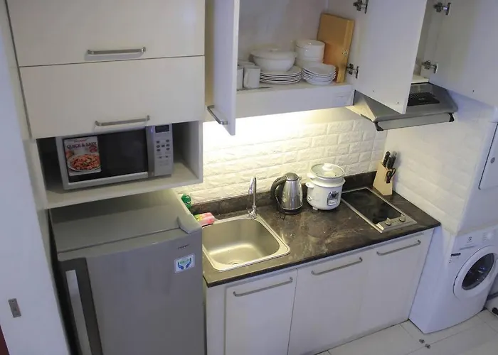 A2j Bgc Luxury 1br Near Burgos Circle & Mall